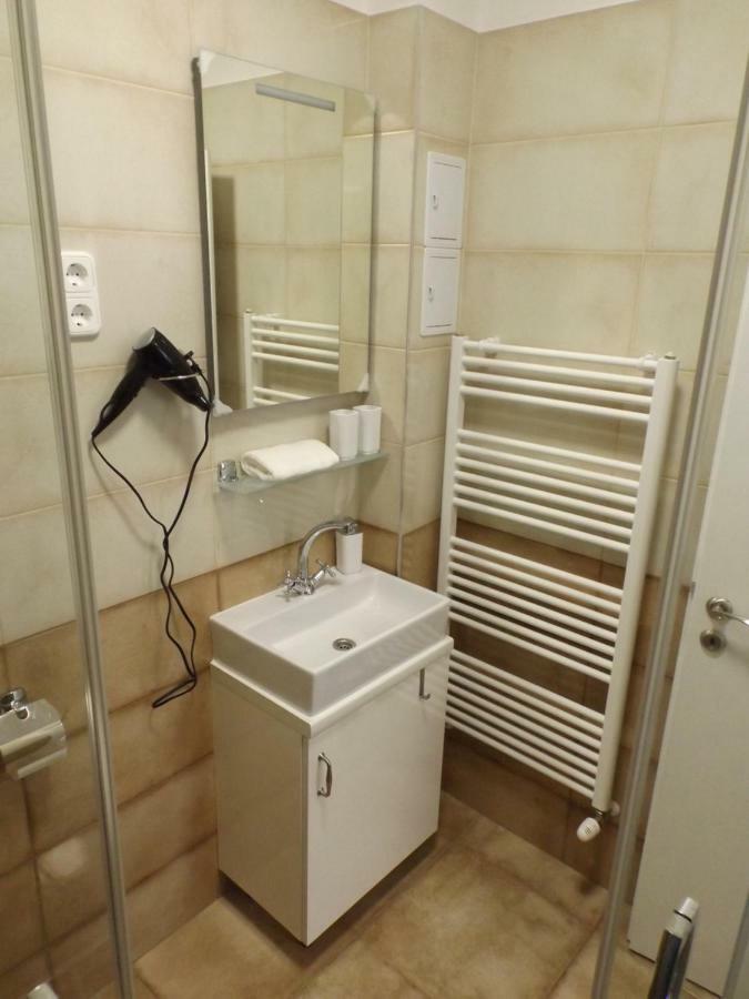 Vitalis Apartman Eger Exterior foto